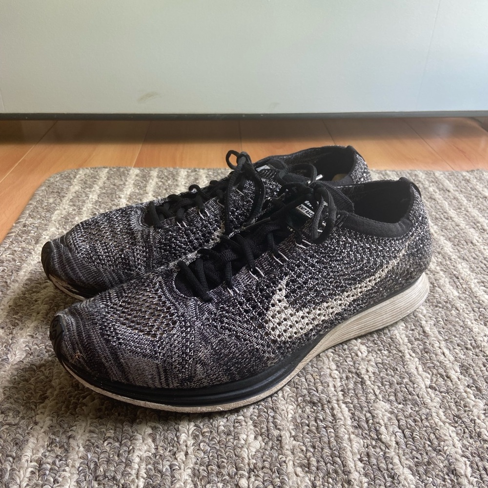 Nike flyknit racers Oreo